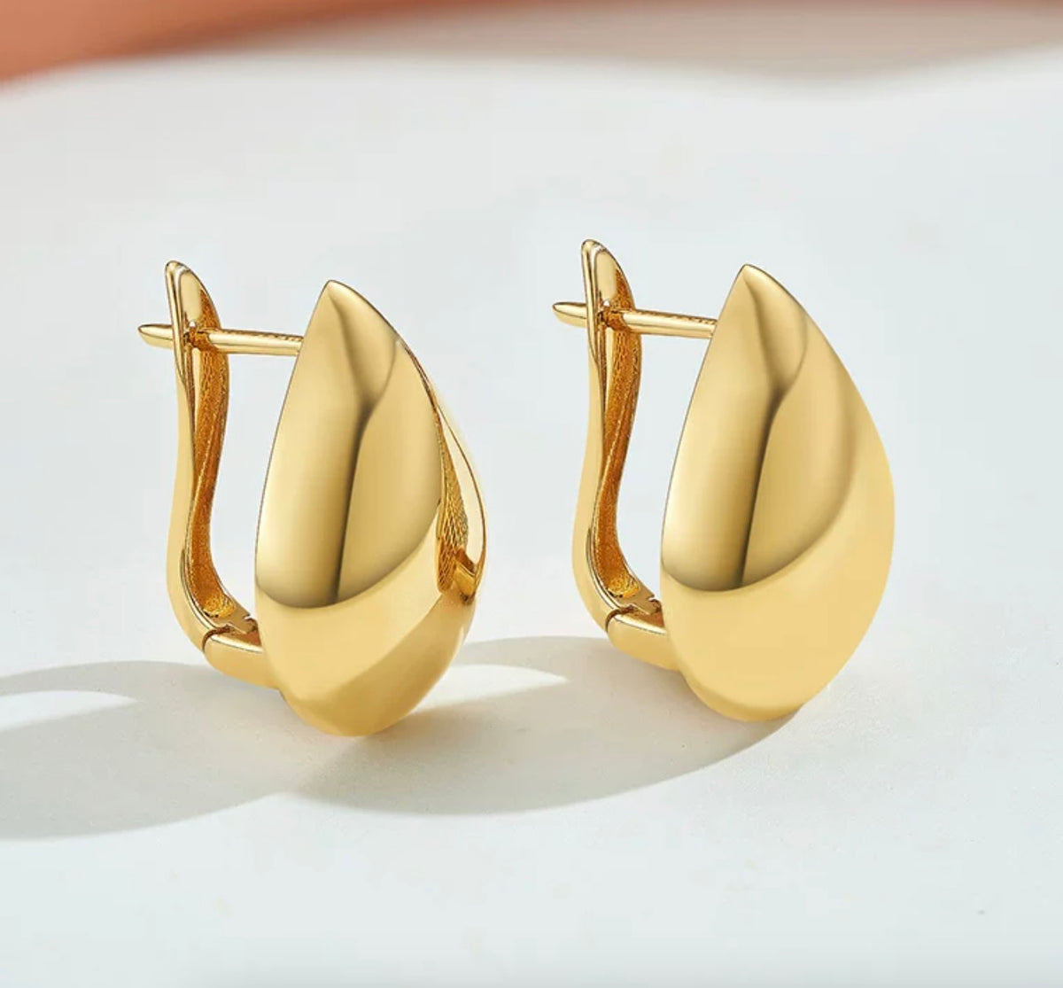 K18YG クリップピアス ティアドロップ 雫 18k イエローゴールド 大ぶり ぷっくり ボリューム