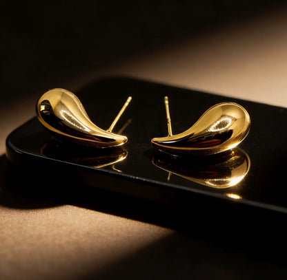 K18YG ぷっくり ティアドロップ スタッドピアス 中空ピアス イエローゴールド 丸い ドロップ型 18K 雫 イタリアンジュエリー