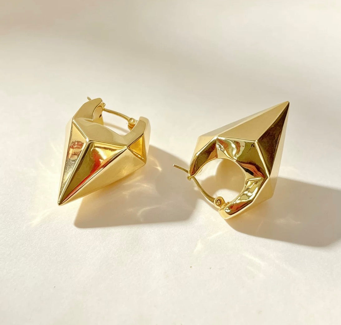 18K Yellow Gold Plump Teardrop Stud Earrings, Sizes S and M, 18K Yellow Gold Hollow Earrings, Round, Drop, Triangle, 18K Yellow Gold, Droplet, Teardrop
