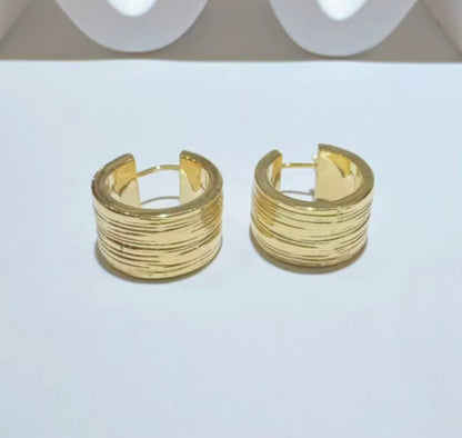 K18YG フープピアス ヘアライン イタリアンジュエリー リングピアス 18k