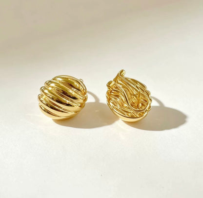 K18YG スタッドピアス オーバル ウェーブ イタリアンジュエリー ツイスト 繭 クリップ イエローゴールド 18K 中空ピアス イエローゴールド