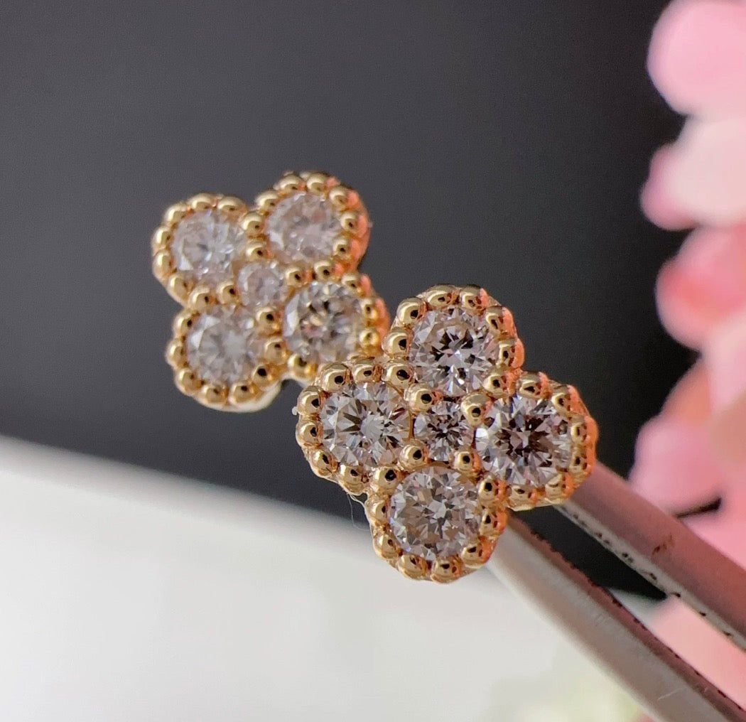 K18YG WG PG クローバー ピアス 18k ダイヤモンド 四ツ葉 花