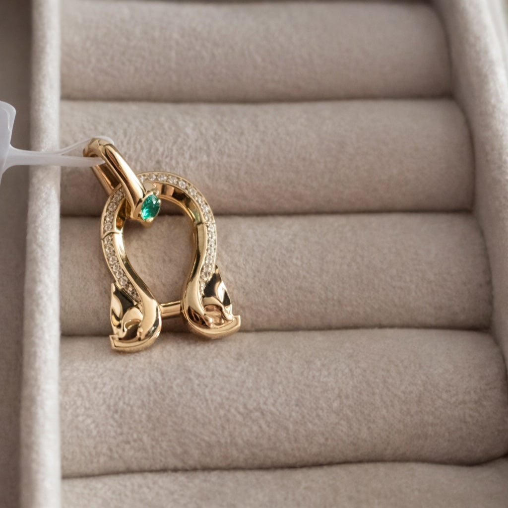 K18YG エメラルド ダイヤモンド 午年 双子馬 クラスプ ペンダント バチカン パーツ 18K イエローゴールド 大きめ 馬モチーフ ホース チャーム