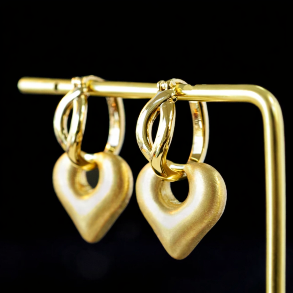 K18YG ハート 2way ピアス 18K ヘアライン 艶消し リングピアス フープ 中空 イエローゴールド やすり加工 18K チャーム 揺れる