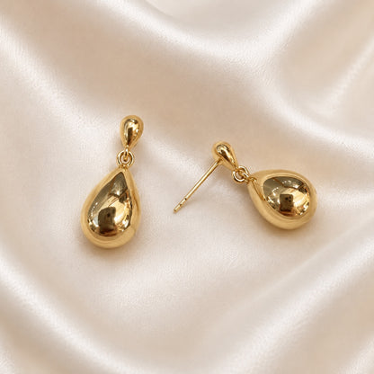 K18YG ティアドロップ イエローゴールド 18K スタッドピアス 揺れる 中空ピアス イタリアンジュエリー ぷっくり 雫 ドロップ型