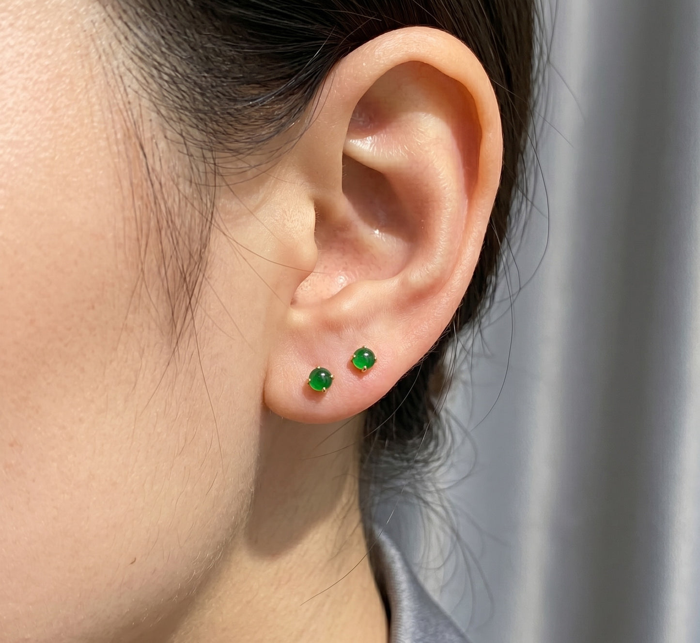 K18YG 翡翠 ヒスイ スタッドピアス カボション 丸 艶々 一粒 18k ミニ イエローゴールド