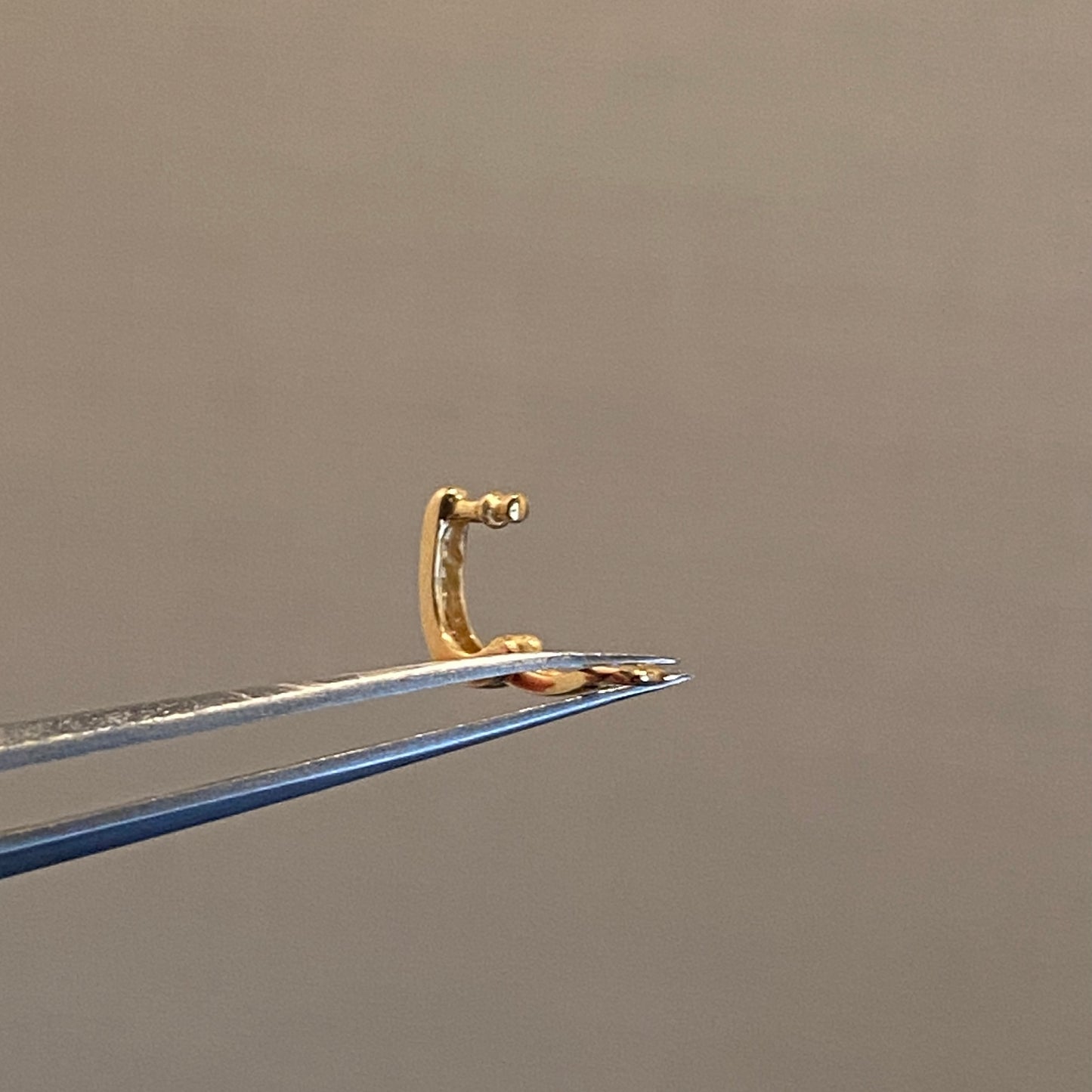 K18YG WG バチカン パーツ ダイヤモンド チャームホルダー 18K ペンダントパーツ ネックレスパーツ ホースシュー 馬モチーフ