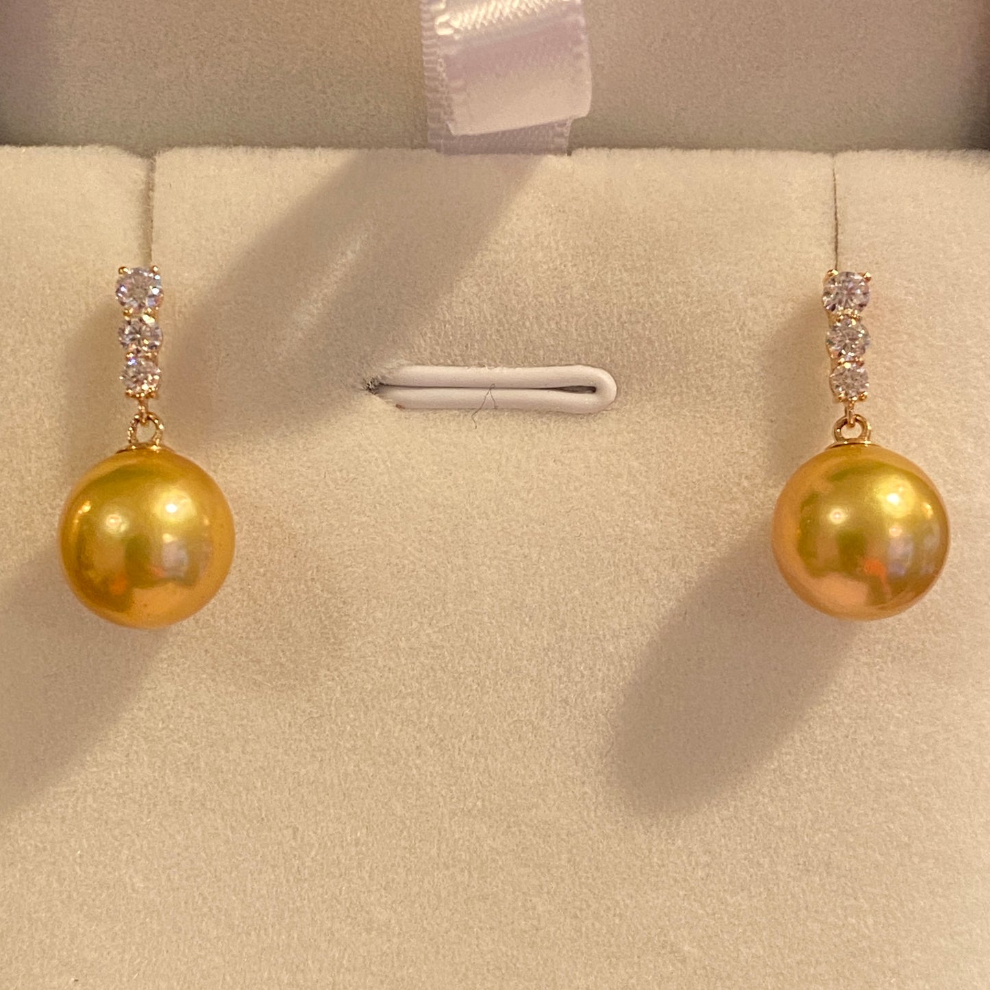 K18YG ゴールデンパール 南洋真珠 イエローゴールド 18K ピアス 揺れる 金色 スタッドピアス ゴールドパール