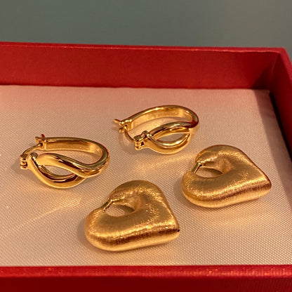 K18YG ハート 2way ピアス 18K ヘアライン 艶消し リングピアス フープ 中空 イエローゴールド やすり加工 18K チャーム 揺れる