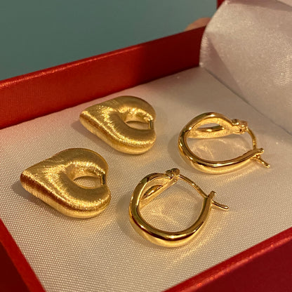 K18YG ハート 2way ピアス 18K ヘアライン 艶消し リングピアス フープ 中空 イエローゴールド やすり加工 18K チャーム 揺れる
