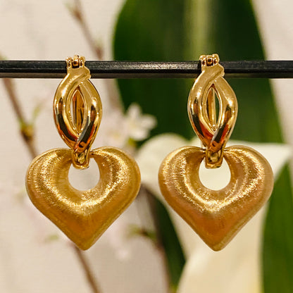 K18YG ハート 2way ピアス 18K ヘアライン 艶消し リングピアス フープ 中空 イエローゴールド やすり加工 18K チャーム 揺れる
