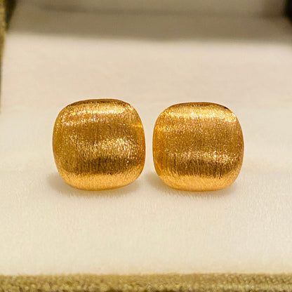 K18YG ピアス スタッドピアス 18K 18金 中空ピアス YG K18 ヘアライン加工 やすり加工 艶消し  つや消し 四角形 スクエア 正方形 WG