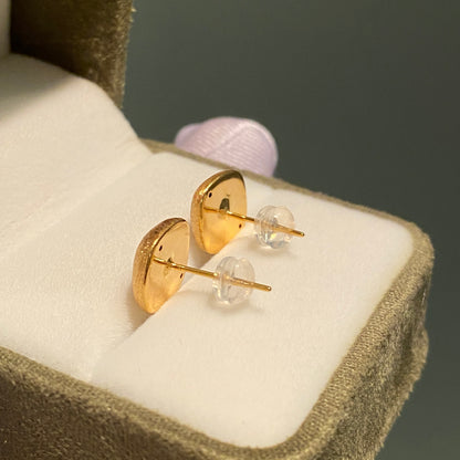 K18YG ピアス スタッドピアス 18K 18金 中空ピアス YG K18 ヘアライン加工 やすり加工 艶消し  つや消し 四角形 スクエア 正方形 WG