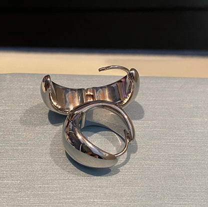 K18YG WG 中折れ フープピアス 18金 イエローゴールド ホワイトゴールド ぷっくり 中空 ティアドロップ 雫 18K