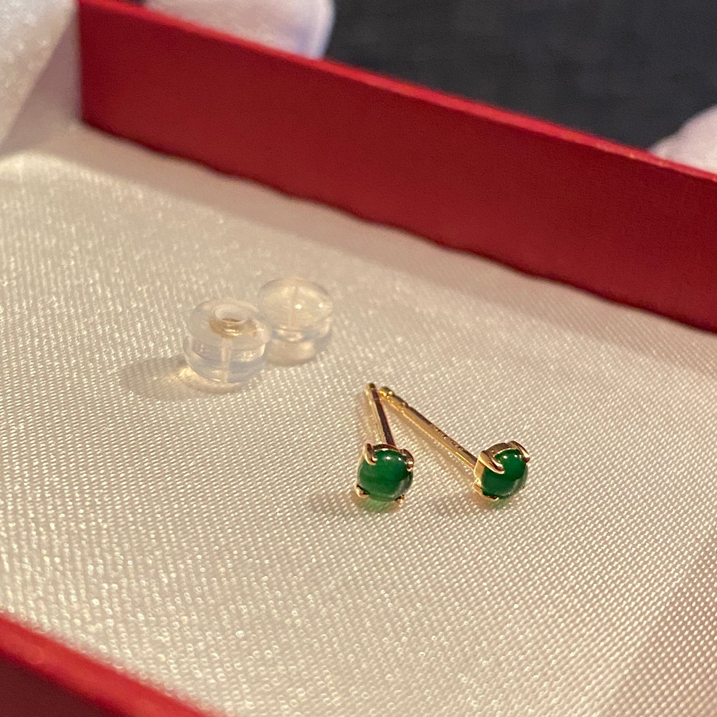K18YG 翡翠 ヒスイ スタッドピアス カボション 丸 艶々 一粒 18k ミニ イエローゴールド