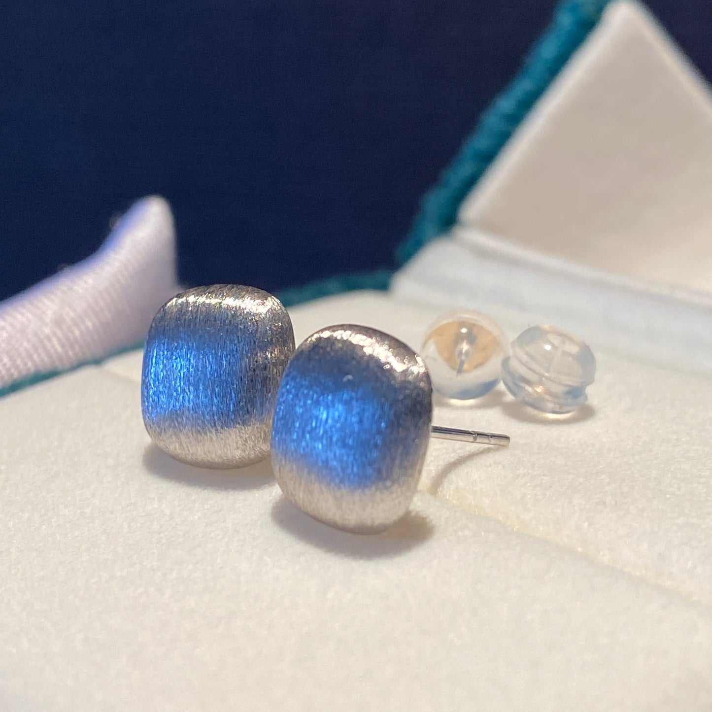 K18YG Earrings, Stud Earrings, 18K Gold, Hollow Earrings, YG, K18, Hairline Finish, File Finish, Matte, Hairline, Matte, Square, WG