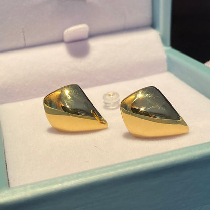K18YG 中空ピアス ティアドロップ スタッドピアス イタリアンジュエリー トライアングル 三角 ピアス イエローゴールド 18k 18金 ぷっくり