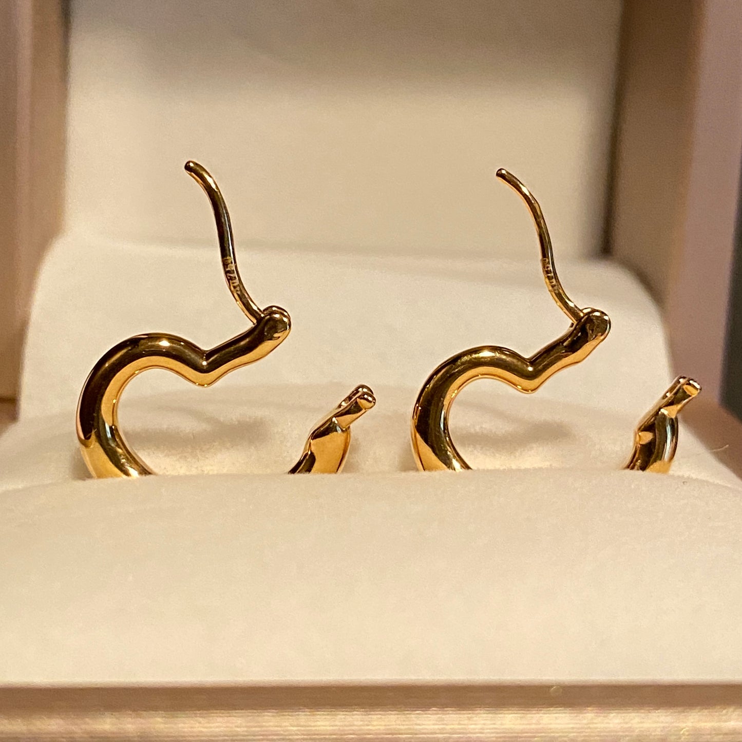 K18YG ピアス フープピアス リングピアス 18K 18金 ハートピアス イエローゴールド 中空 ぷっくり イタリアンジュエリー