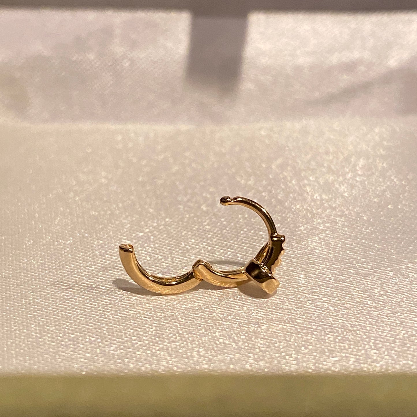 K18YG PG WG シングルピアス 内径6mm 釘 リングピアス 18k フープ ミニ 小さめ