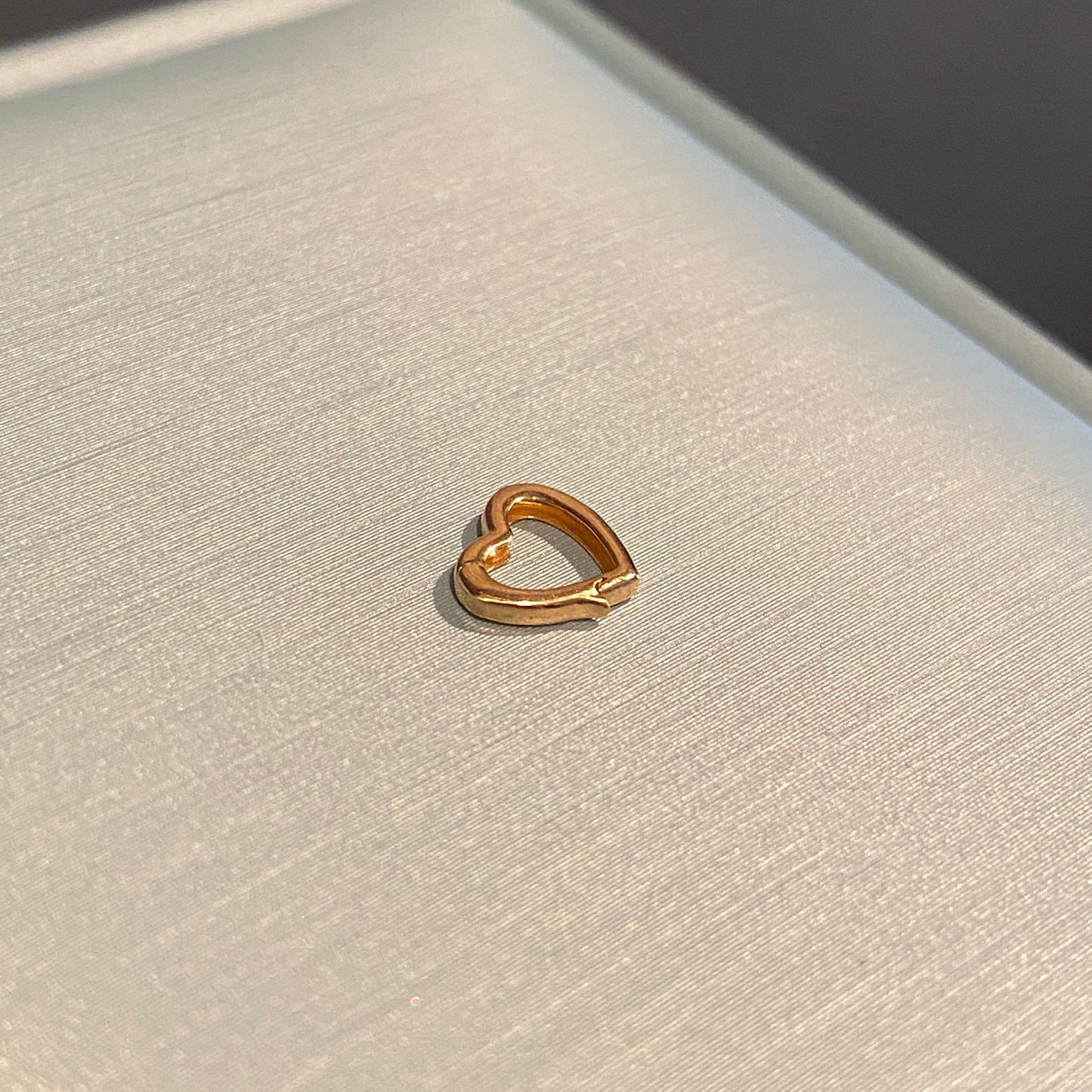 K18YG WG PG ハート チャーム 18金 クラスプ 留め具 チェーンパーツ コマ 18K 開口 繋ぎ イエローゴールド ホワイトゴールド ハート型