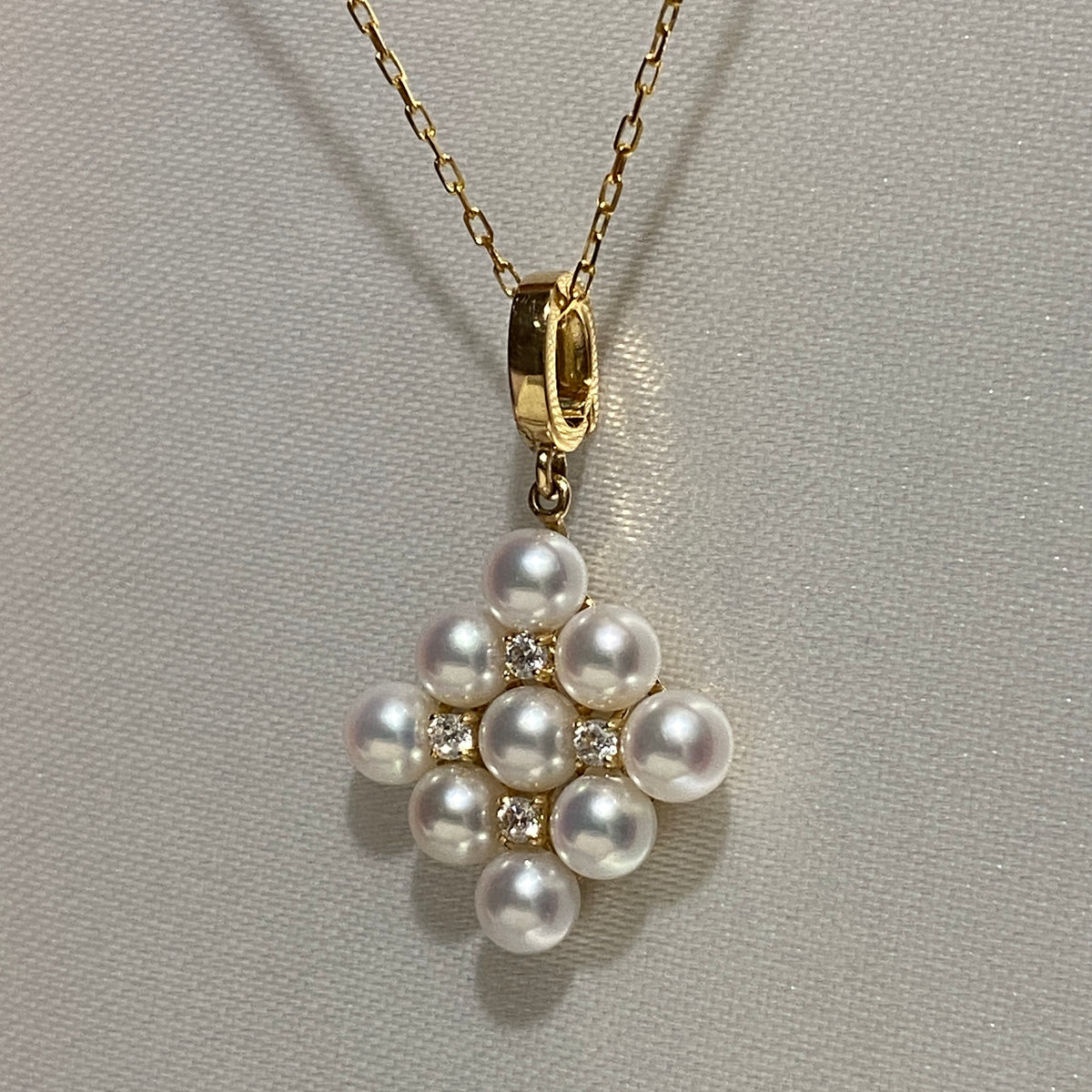 18K Yellow Gold Akoya Pearl Bracelet with Lace, 18K Akoya Pearl Lacy Bangle, Infinity 8 Wire