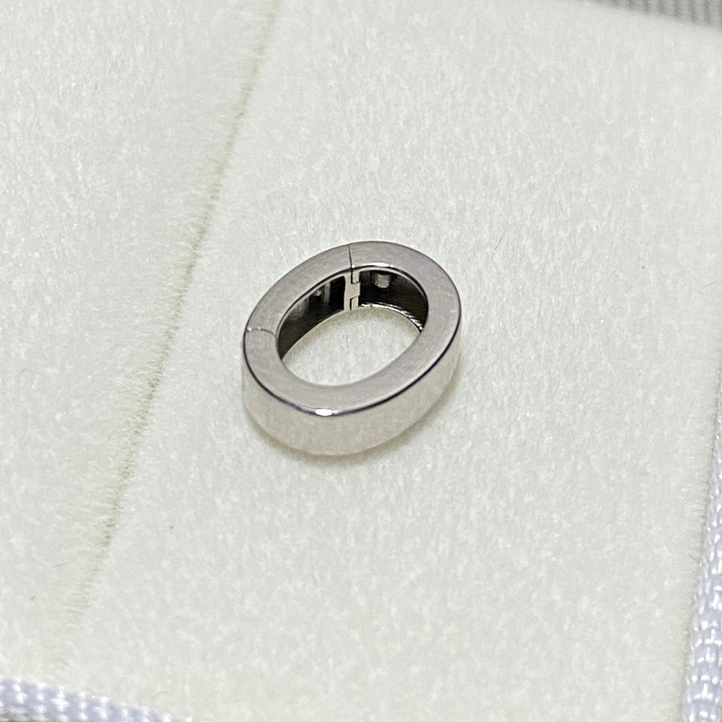 K18YG WG PG Oval Diamond Clasp Vatican Diamond 18K Yellow Gold Oval Lock Connector 