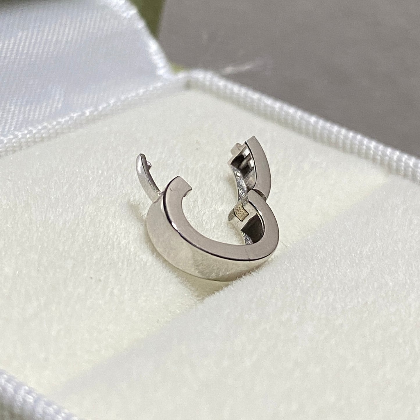 K18YG WG PG Oval Diamond Clasp Vatican Diamond 18K Yellow Gold Oval Lock Connector 