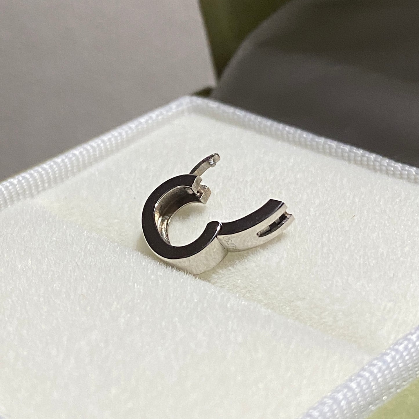 K18YG WG PG Oval Diamond Clasp Vatican Diamond 18K Yellow Gold Oval Lock Connector 