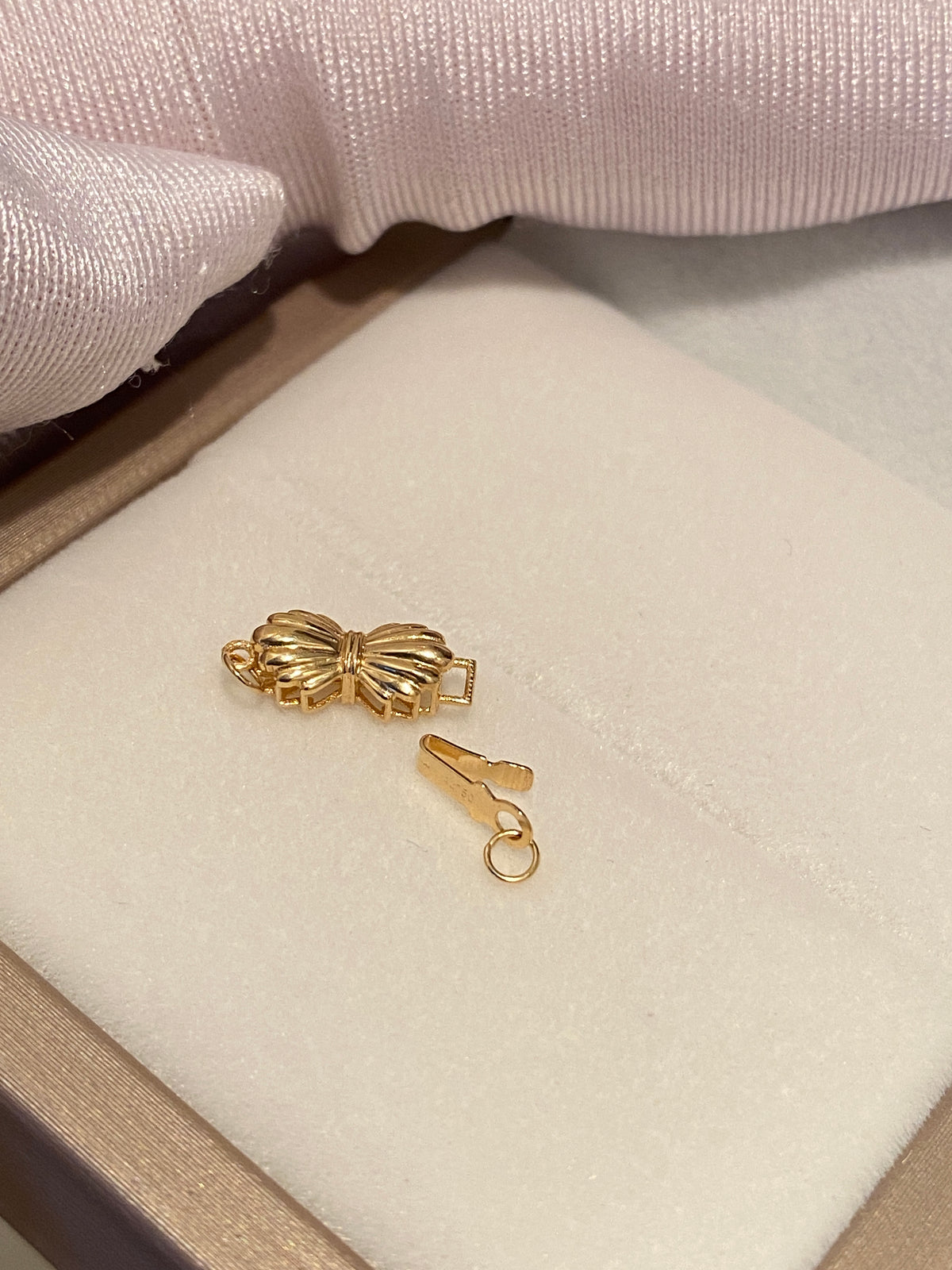 K18YG WG 中留め リボン コネクティングパーツ 貴金属パーツ 繋ぎ 18K チェーンパーツ 留め具 留め金具 イエローゴールド ホワイトゴールド