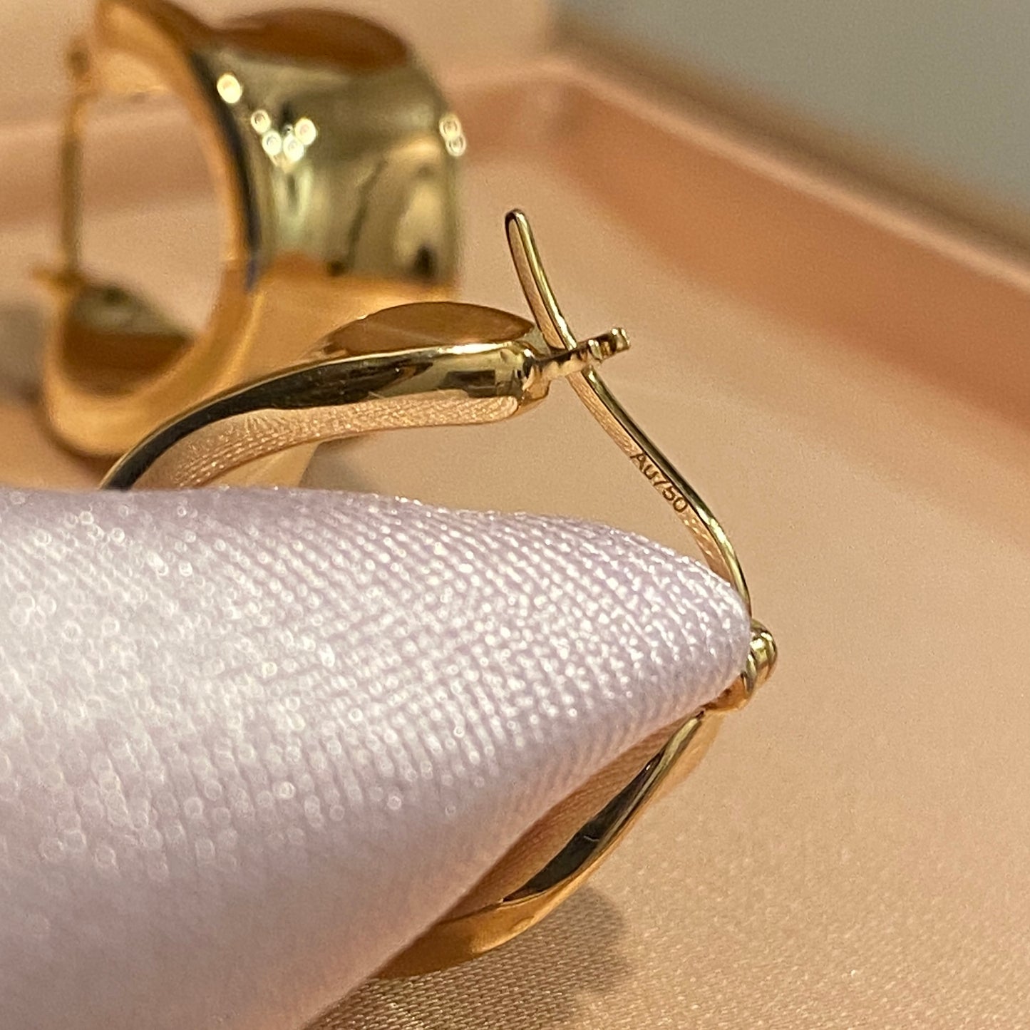 K18YG リングピアス フープピアス 中空 鏡面 18k ウェーブ 大ぶり イタリアンジュエリー