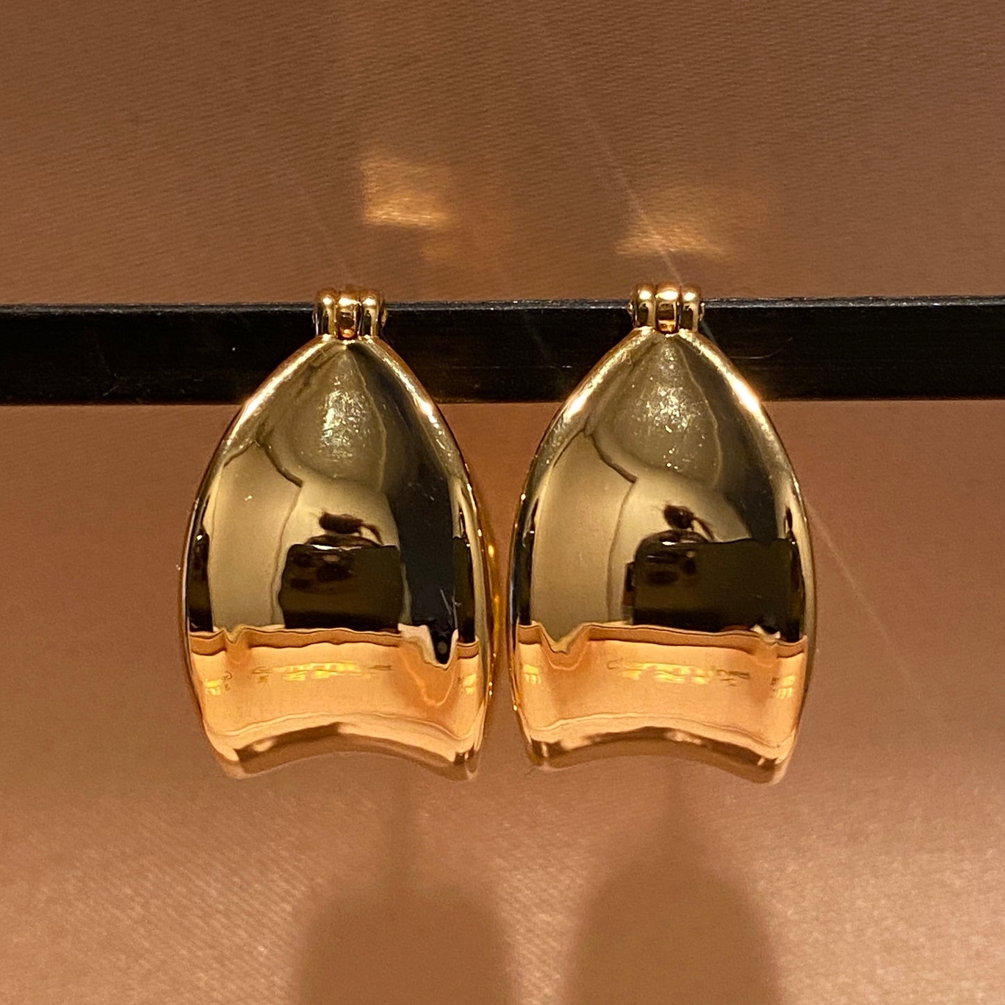 K18YG リングピアス フープピアス 中空 鏡面 18k ウェーブ 大ぶり イタリアンジュエリー