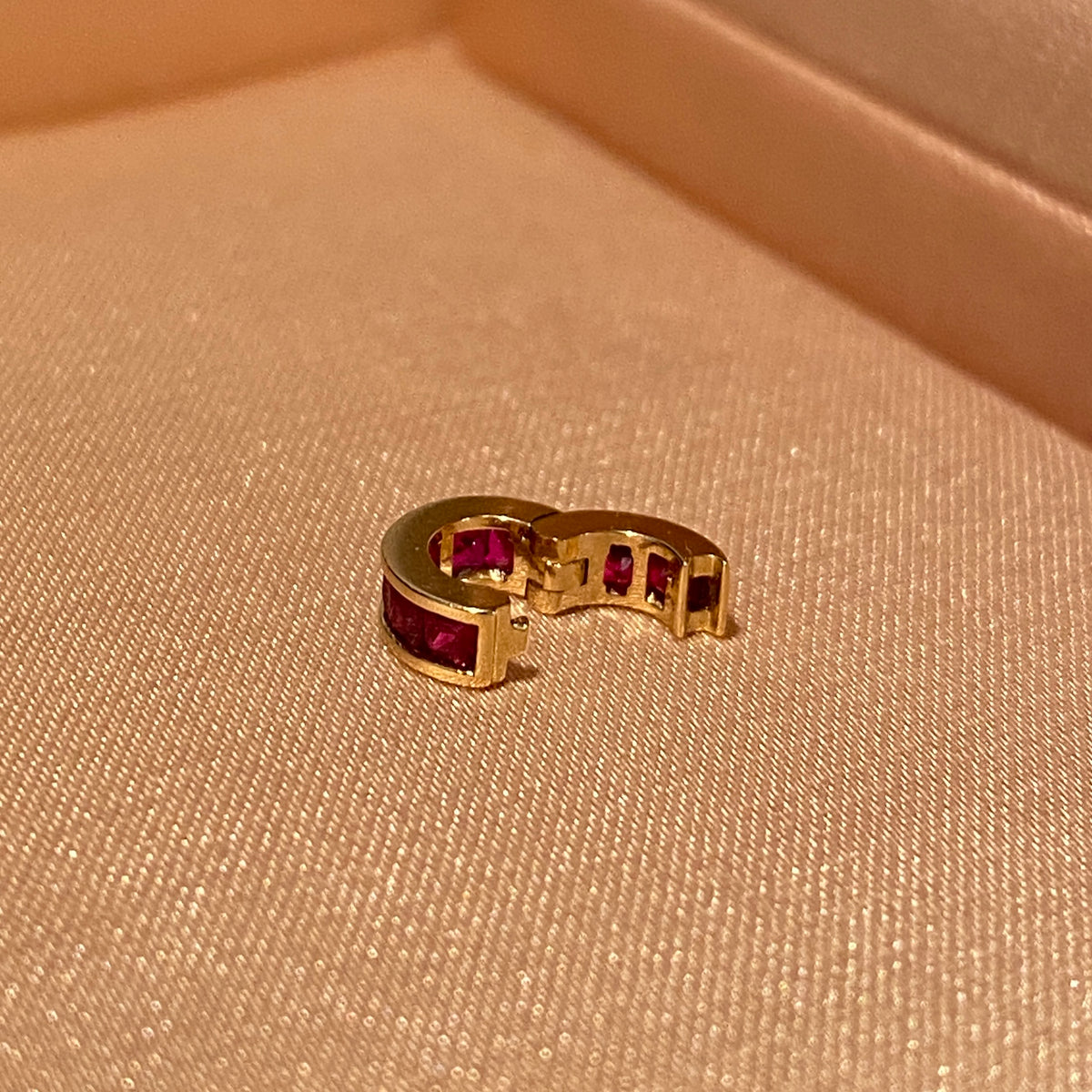 K18YG ツァボライト ルビー サファイア バチカン ネックレスチャーム ペンダント 18k スルー 開閉 パーツ ジュエリーパーツ