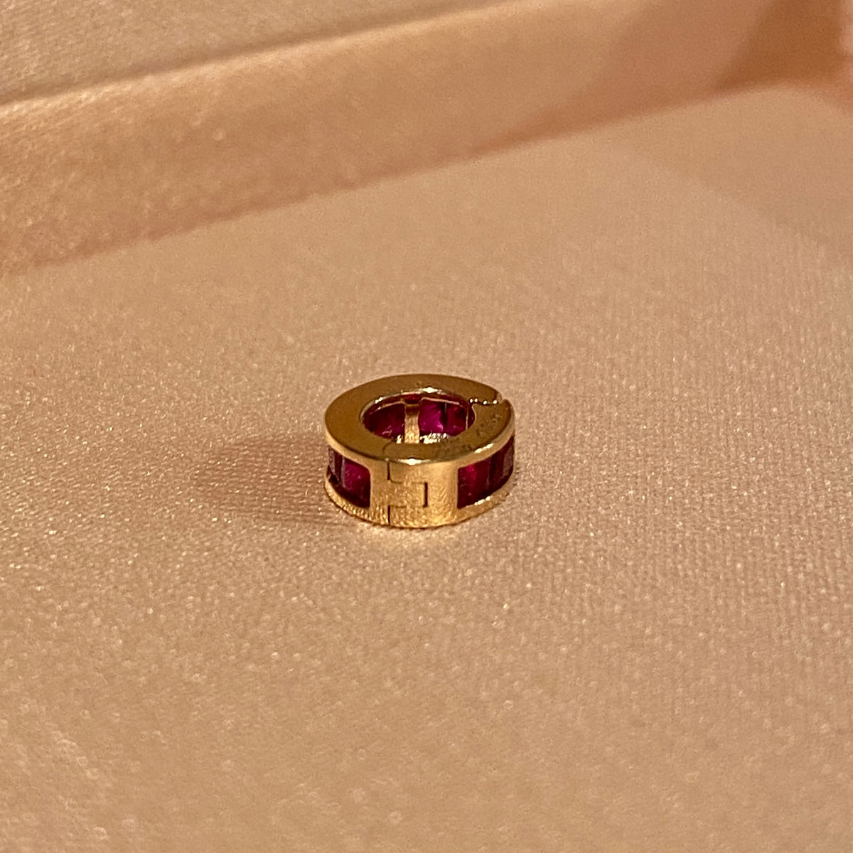 K18YG ツァボライト ルビー サファイア バチカン ネックレスチャーム ペンダント 18k スルー 開閉 パーツ ジュエリーパーツ