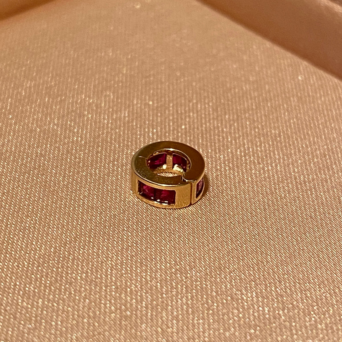 K18YG ツァボライト ルビー サファイア バチカン ネックレスチャーム ペンダント 18k スルー 開閉 パーツ ジュエリーパーツ