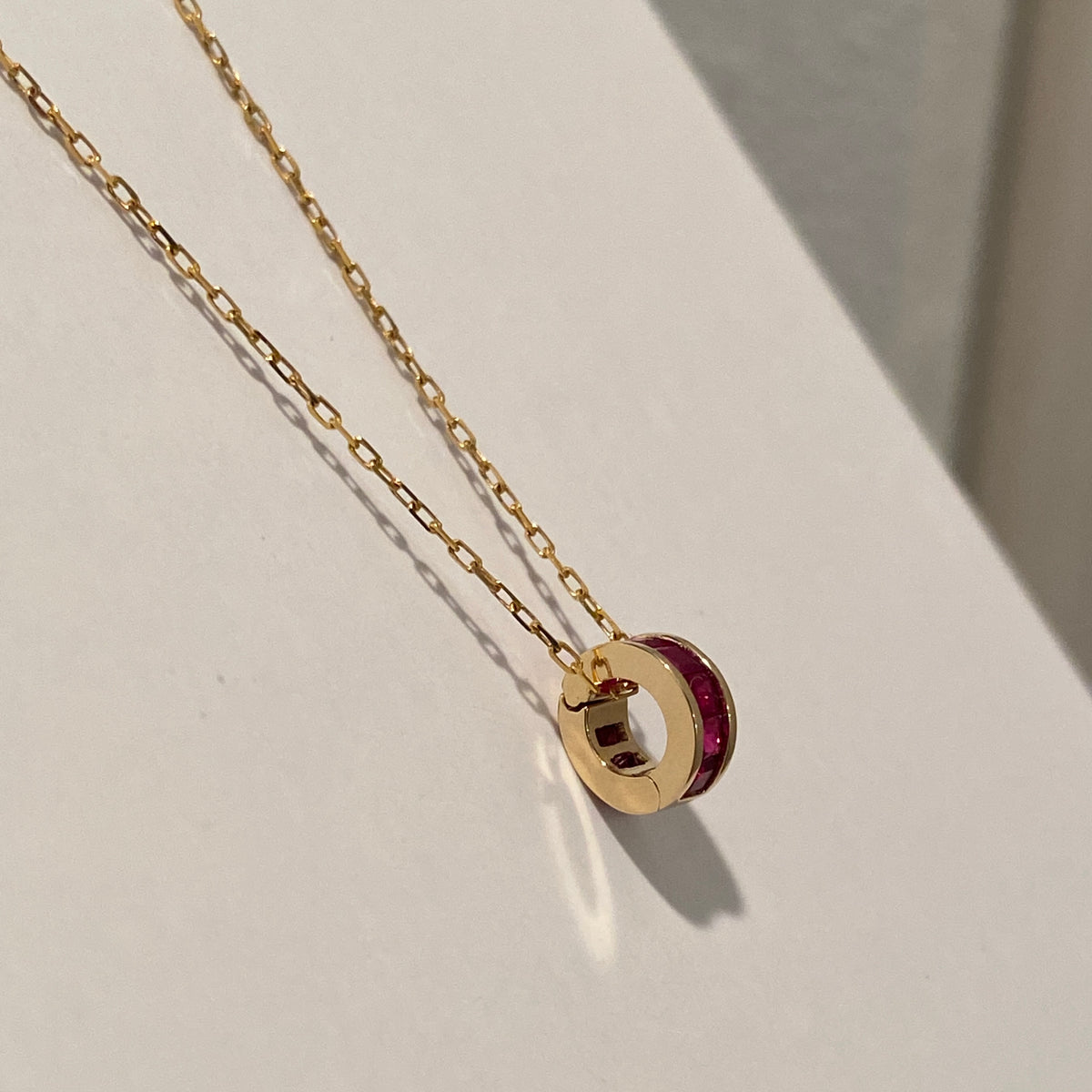 K18YG ツァボライト ルビー サファイア バチカン ネックレスチャーム ペンダント 18k スルー 開閉 パーツ ジュエリーパーツ