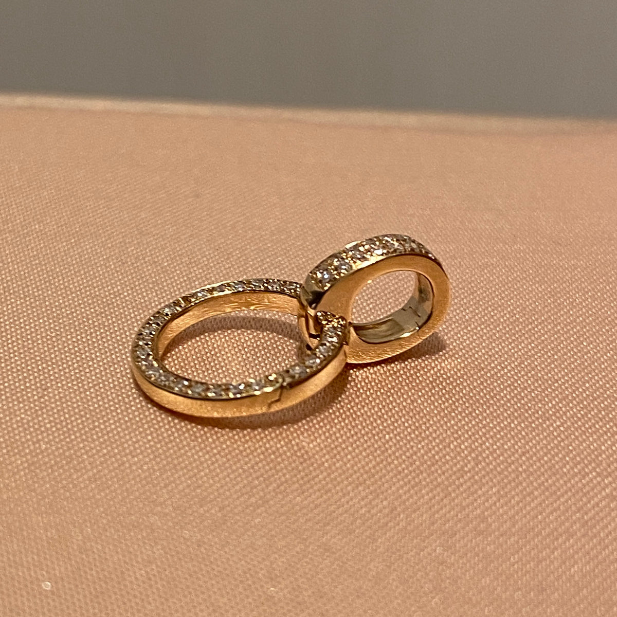 K18YG WG PG ダイヤモンド バチカン 大きめ  18金 18K 安全ロック付き 爪ロック ペンダント繋ぎ チャーム パーツ