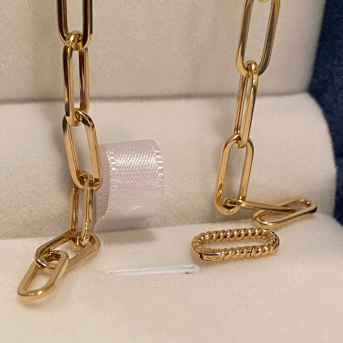 K18YG WG【太さ 約4.5mm】イタリアンジュエリー 中空 18k チェーンブレスレット ペーパークリップチェーン オーバル ツイストクラスプ