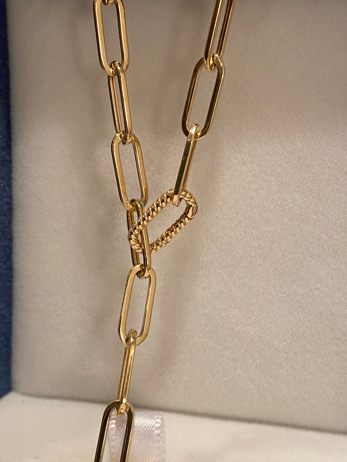 K18YG WG【太さ 約4.5mm】イタリアンジュエリー 中空 18k チェーンブレスレット ペーパークリップチェーン オーバル ツイストクラスプ