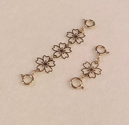 K18YG 引き輪 ヒキワ ひきわ 花 桜 梅 チェーンパーツ ネックレスパーツ YG 18K チャーム 両開口 コマ 花モチーフ 1.8cm / 3.8cm / 5.8cm 延伸 延ばす