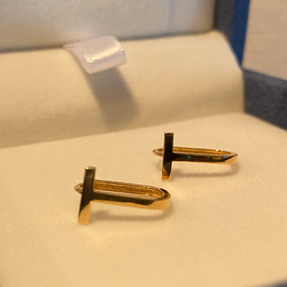 K18YG T-shaped ring earrings, yellow gold, 18K, 18k gold, hollow earrings, hoop earrings, yellow gold, simple, T-shaped, small, simple