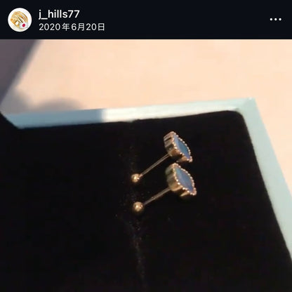 K18YG ブラックオパール 18K スタッドピアス K18 YG オパール ピアス 四つ葉 四ツ葉 クローバー 遊光 赤 イエローゴールド 小ぶり ミニ