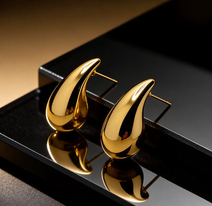 K18YG ぷっくり ティアドロップ スタッドピアス 中空ピアス イエローゴールド 丸い ドロップ型 18K 雫 イタリアンジュエリー