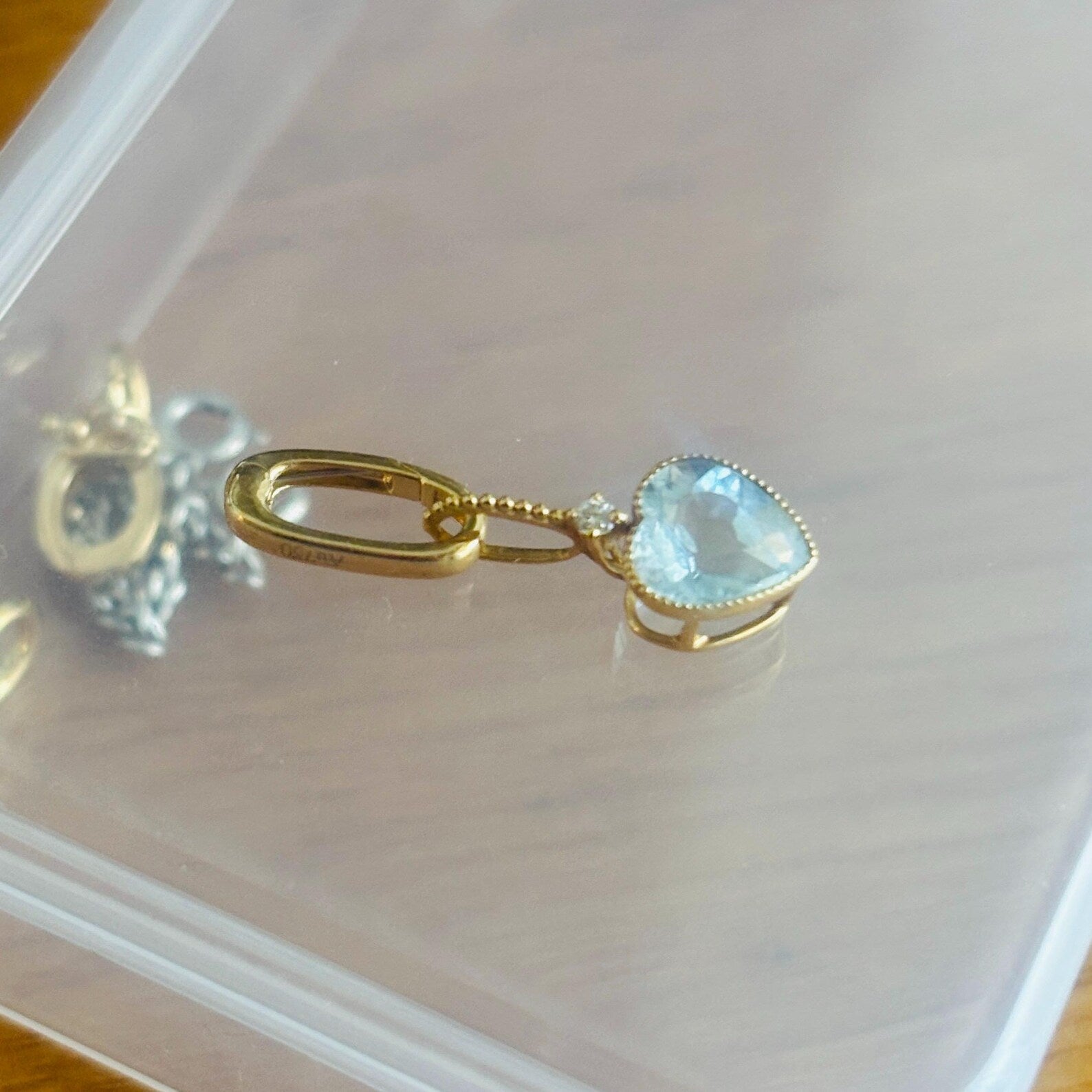 18k gold pendant bail clasp