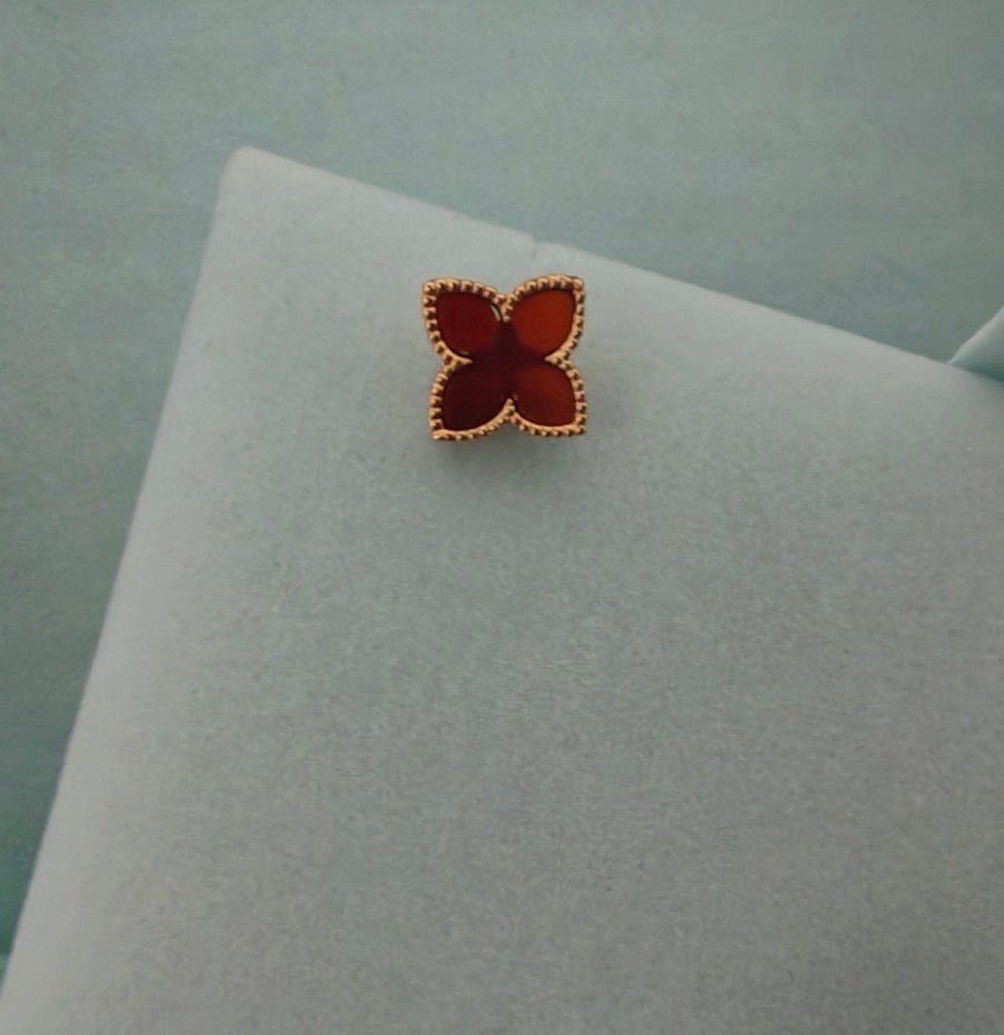 K18PG レッドカーネリアン ピアス スタッドピアス ピンクゴールド 花 四ツ葉 クローバー 四つ葉 18K PG 18金 カーネリアン アゲート - Jewelry Hills Tokyo
