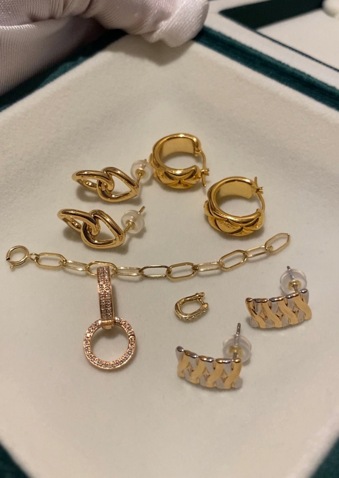 K18PG YG WG パーツ バチカン チャーム ダイヤモンド ダイヤ 留め金具 18金 フルダイヤ 全面ダイヤ 18K 繋ぎ ネックレスパーツ ペンダントパーツ クラスプ ロック付き 大きめ マルチバチカン - Jewelry Hills Tokyo