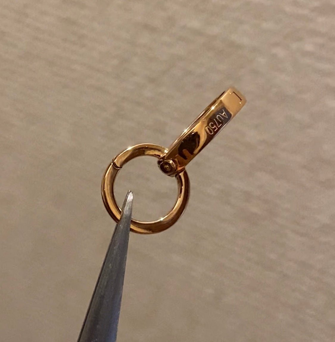 K18PG YG WG パーツ バチカン チャーム ダイヤモンド ダイヤ 留め金具 18金 フルダイヤ 全面ダイヤ 18K 繋ぎ ネックレスパーツ ペンダントパーツ クラスプ ロック付き 大きめ マルチバチカン - Jewelry Hills Tokyo