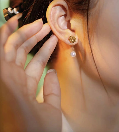 K18YG イエローゴールド ピアス 薔薇 ローズ バラ 花 スタッドピアス 18金 シンプル 18K ワンポイント 中空 - Jewelry Hills Tokyo