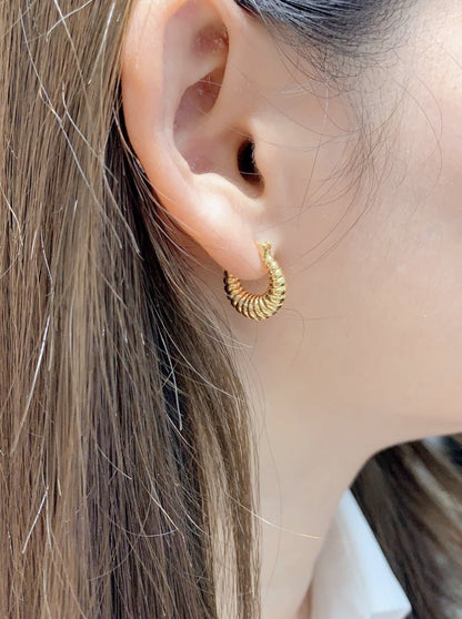 K18YG イエローゴールド フープピアス ピアス リングピアス ロープ ねじり 繭 18金 18K K18 ツイスト 中空ピアス - Jewelry Hills Tokyo