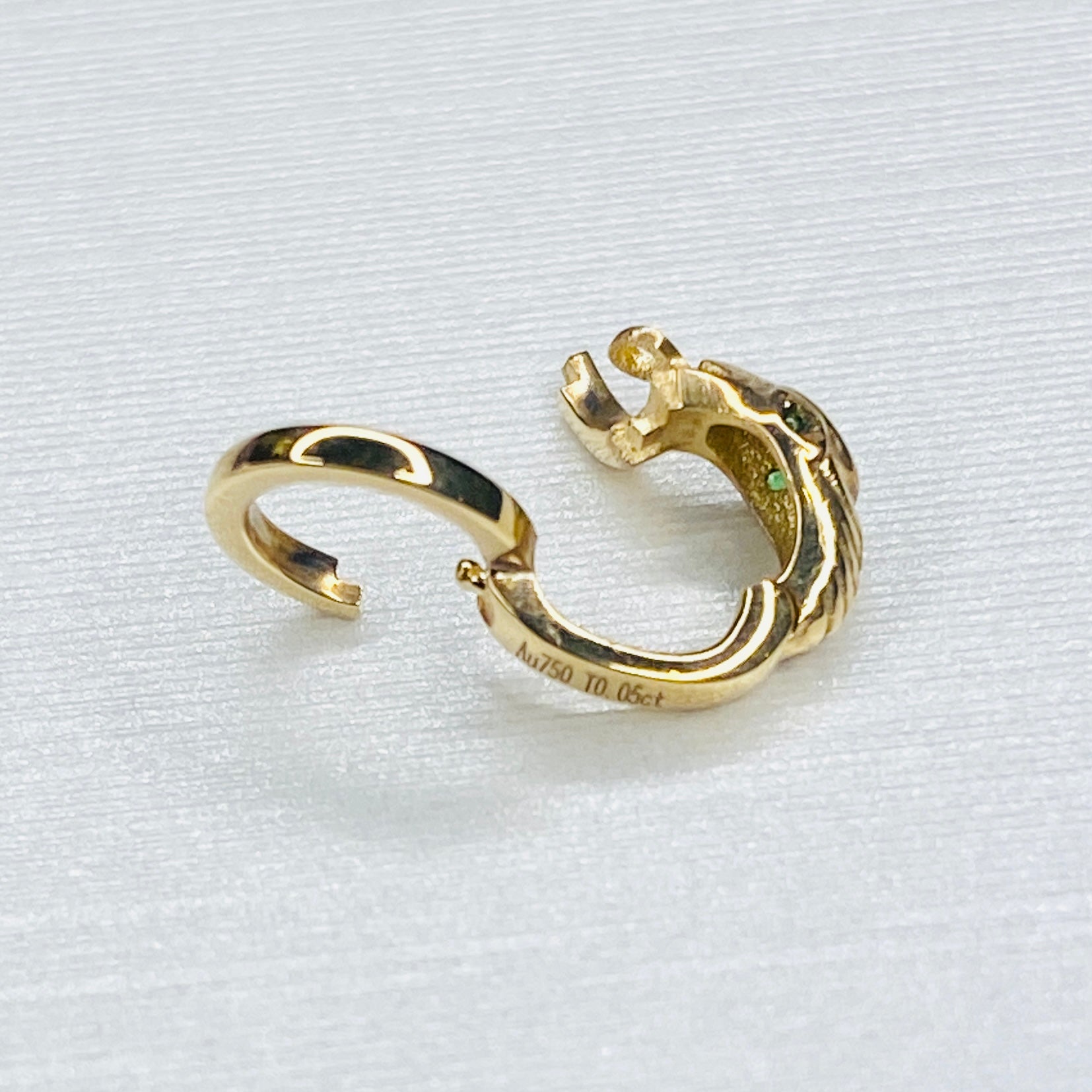 K18YG ツァボライト バチカン ロック付き 開口 ペンダントトップ 18K 18金 イエローゴールド ネックレスチャーム 爪ロック パーツ チャーム - Jewelry Hills Tokyo