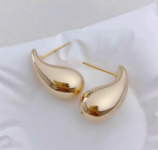 K18YG ティアドロップ 雫 中空 ピアス スタッドピアス イエローゴールド 18K 18金 中空ピアス 鏡面 - Jewelry Hills Tokyo